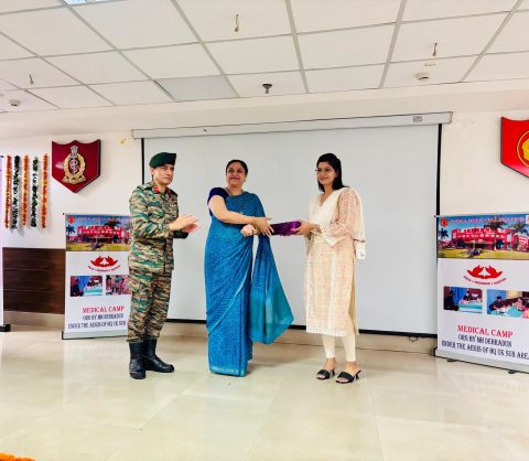 Mrs. Sarvit Kaur (chairperson AWAA) and Brig Parikshit Singh Commandant Military Hospital Dehradun honoring medical team of Can Protect Foundation
