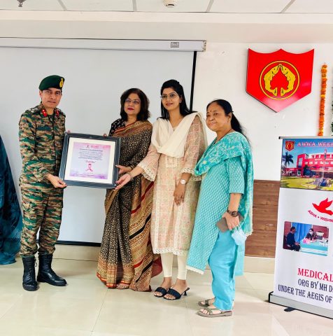 Can Protect Foundation president Dr Sumita Prabhakar honouring Brig Parikshit Singh for his support for the awareness of breast and cervical cancer