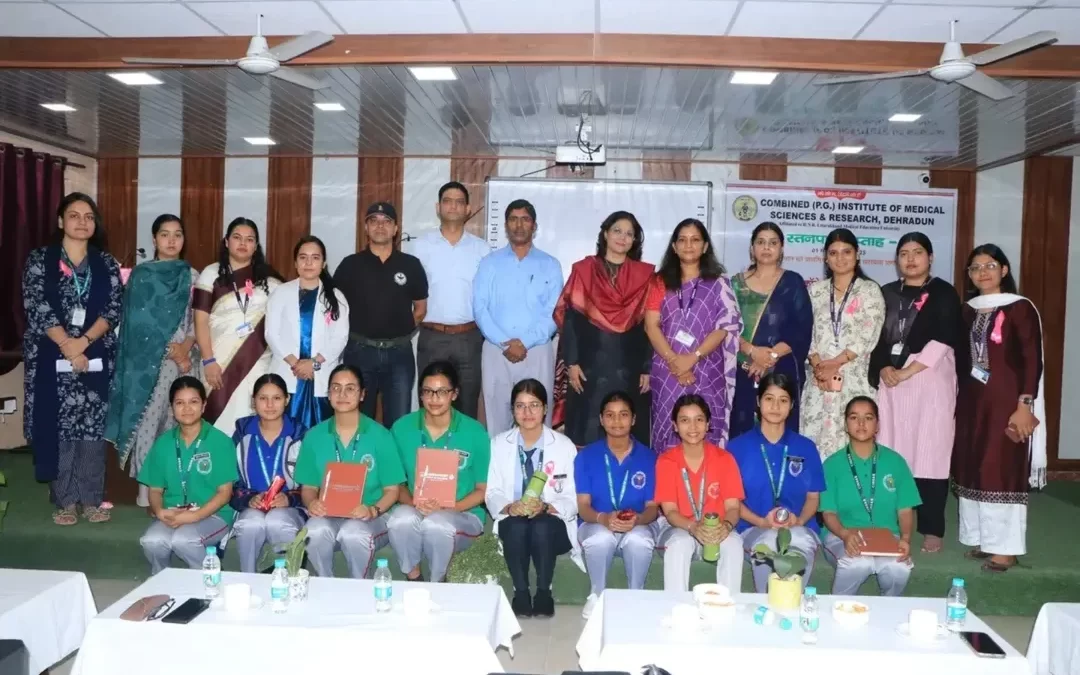 Group photo of dignitaries and faculty with Dr Sumita Prabhakar at World Breastfeeding Week program