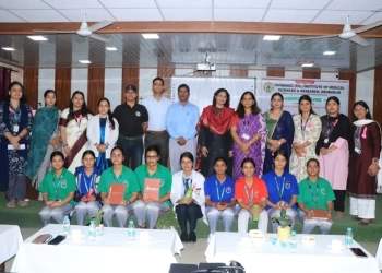 Group photo of dignitaries and faculty with Dr Sumita Prabhakar at World Breastfeeding Week program