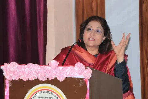 Dr. Sumita Prabhakar delivering health talk on breastfeeding at CIMS & R College of Nursing